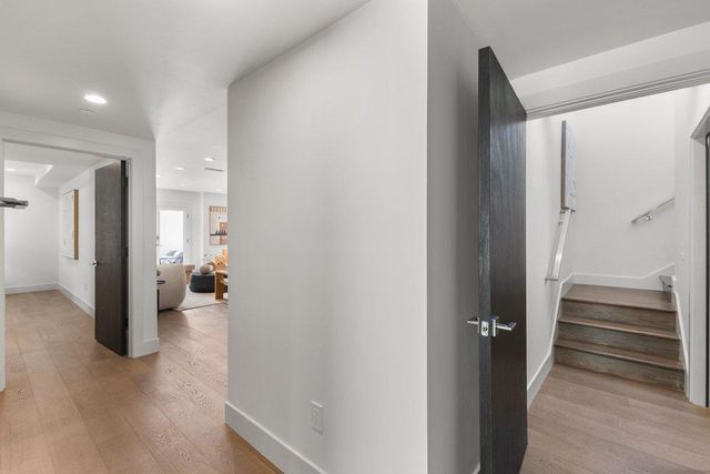 3080 South Court, Palo Alto, CA 94306
