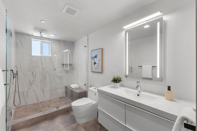 3080 South Court, Palo Alto, CA 94306