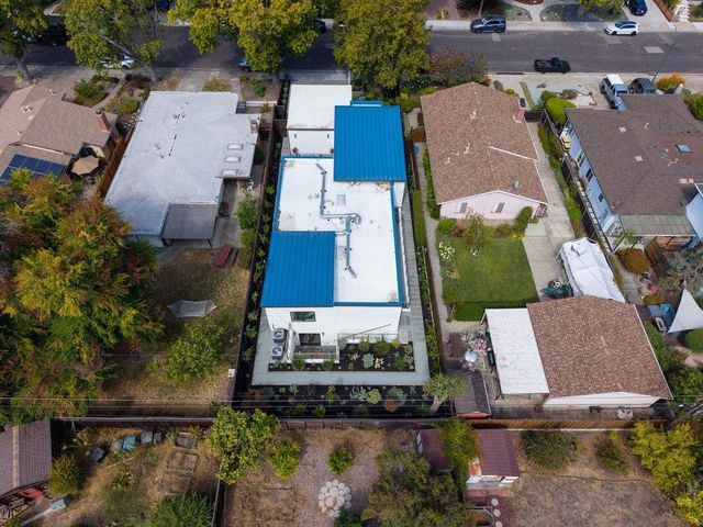 3080 South Court, Palo Alto, CA 94306