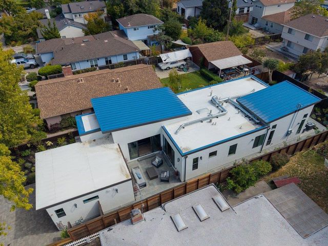 3080 South Court, Palo Alto, CA 94306
