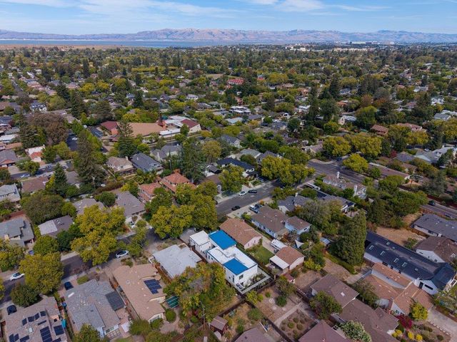 3080 South Court, Palo Alto, CA 94306