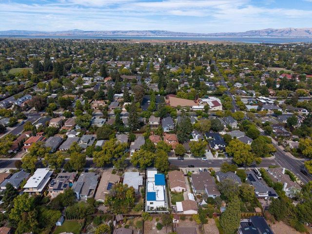 3080 South Court, Palo Alto, CA 94306