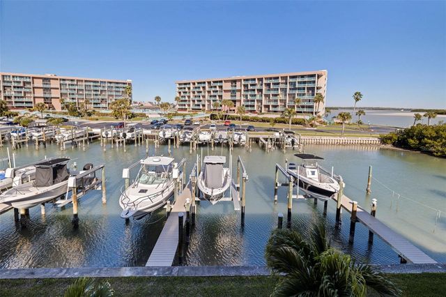 12592 N CAPRI CIRCLE 6, Treasure Island, FL 33706