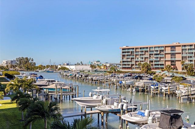 12592 N CAPRI CIRCLE 6, Treasure Island, FL 33706