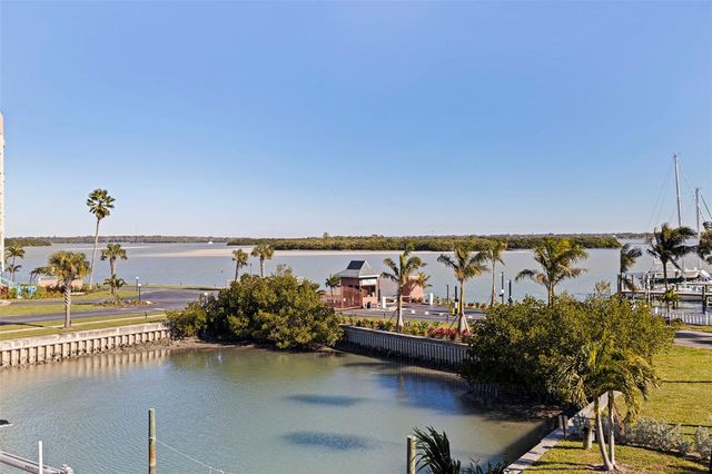 12592 N CAPRI CIRCLE 6, Treasure Island, FL 33706