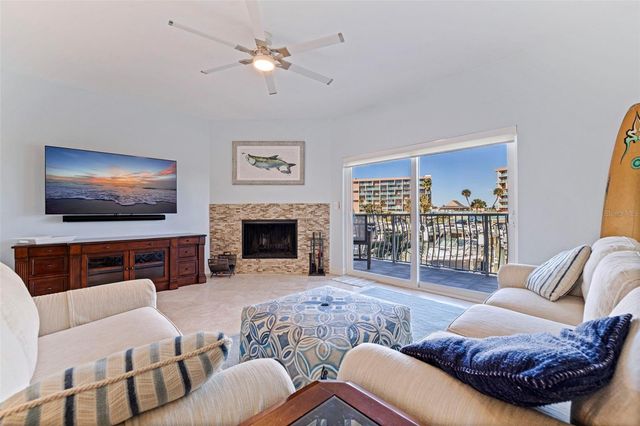 12592 N CAPRI CIRCLE 6, Treasure Island, FL 33706