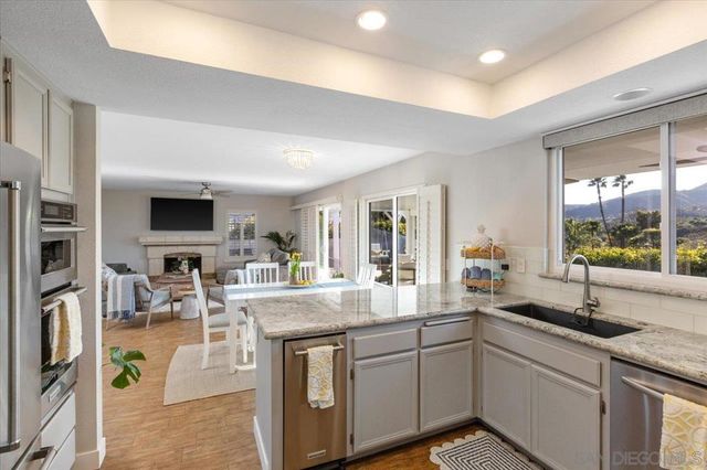 962 Chardonney Way, Escondido, CA 92029