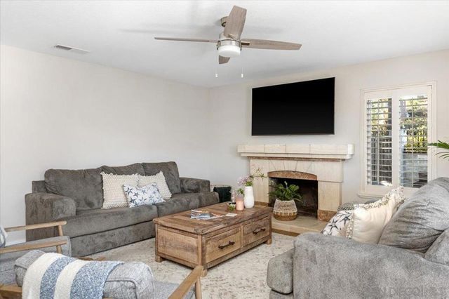 962 Chardonney Way, Escondido, CA 92029