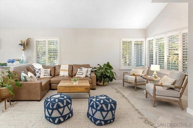 962 Chardonney Way, Escondido, CA 92029