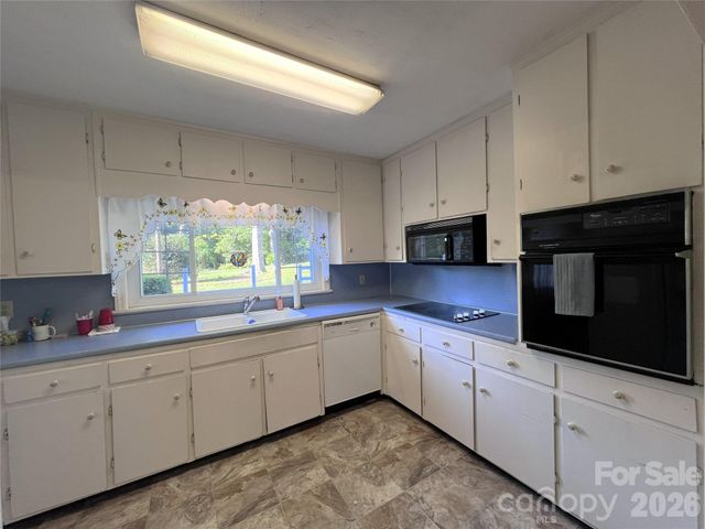 209 S Roxford Road, Kings Mountain, NC 28086