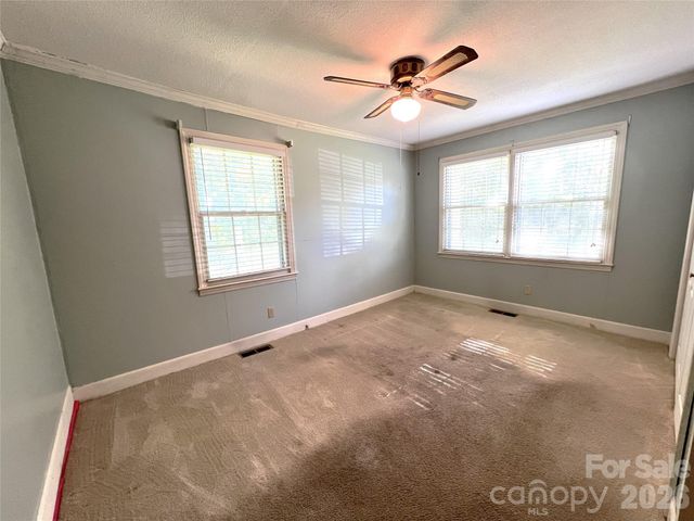 209 S Roxford Road, Kings Mountain, NC 28086