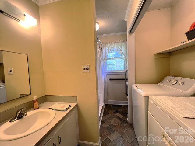 209 S Roxford Road, Kings Mountain, NC 28086