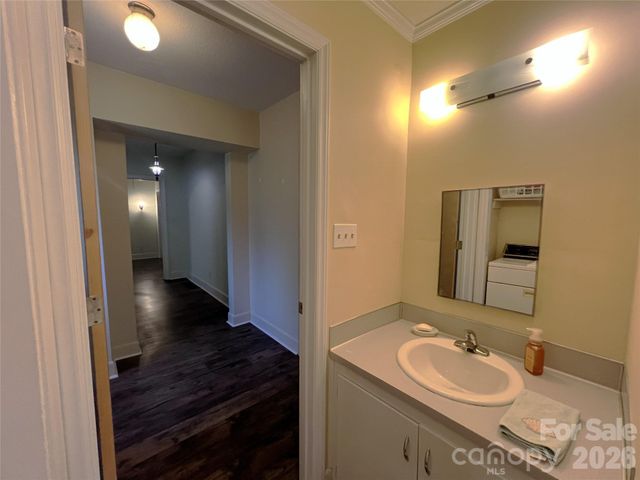 209 S Roxford Road, Kings Mountain, NC 28086