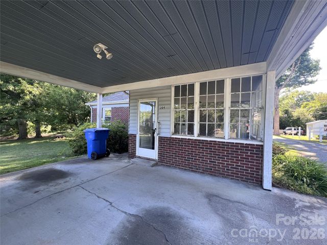 209 S Roxford Road, Kings Mountain, NC 28086