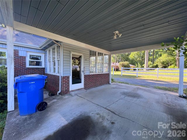 209 S Roxford Road, Kings Mountain, NC 28086
