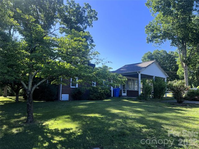 209 S Roxford Road, Kings Mountain, NC 28086