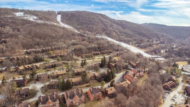 5 Wimbledon Dr 2, Vernon Twp., NJ 07462