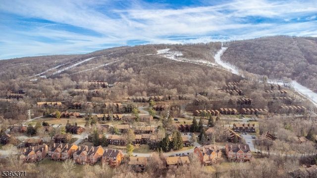 5 Wimbledon Dr 2, Vernon Twp., NJ 07462