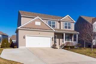160 Chestnut Commons Drive, Commercial Point, OH 43116