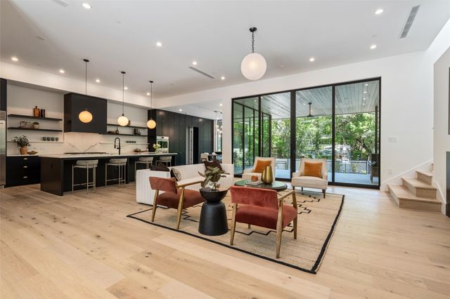 2003 Sharon LN, Austin, TX 78703