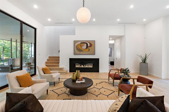 2003 Sharon LN, Austin, TX 78703