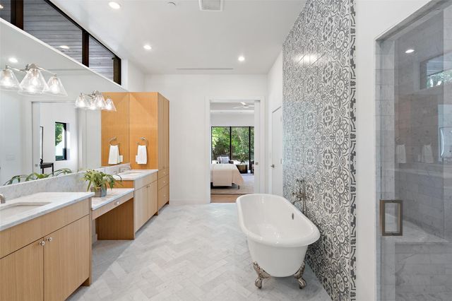 2003 Sharon LN, Austin, TX 78703