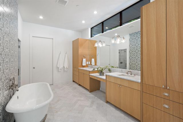 2003 Sharon LN, Austin, TX 78703