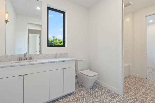 2003 Sharon LN, Austin, TX 78703