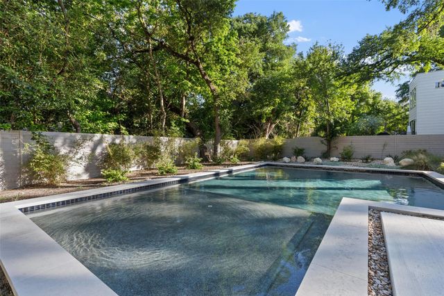2003 Sharon LN, Austin, TX 78703