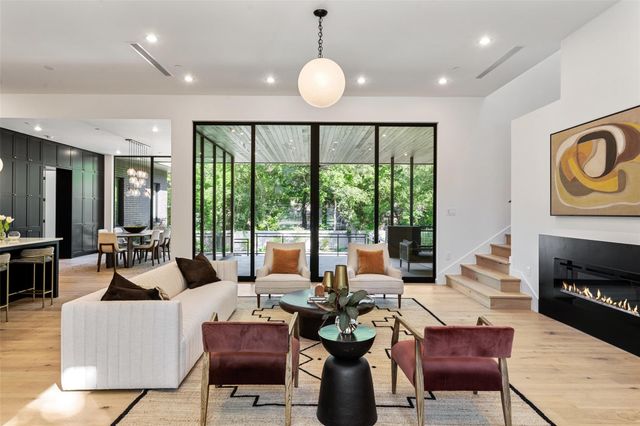 2003 Sharon LN, Austin, TX 78703