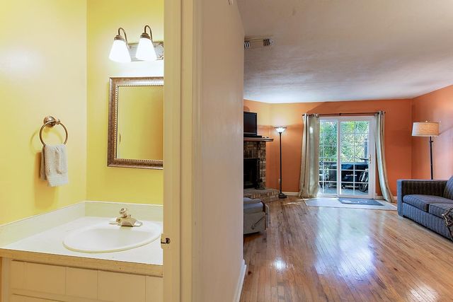 1561 Jacks Dr Apt B, Tallahassee, FL 32301