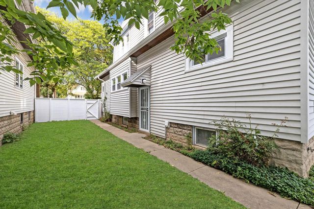 3130 N 44th STREET, Milwaukee, WI 53216