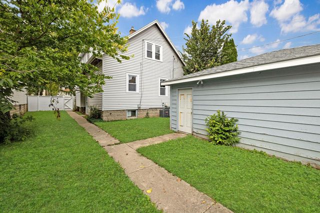 3130 N 44th STREET, Milwaukee, WI 53216