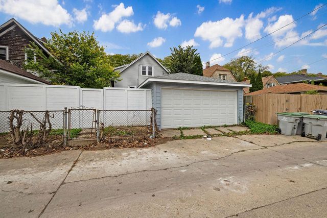 3130 N 44th STREET, Milwaukee, WI 53216