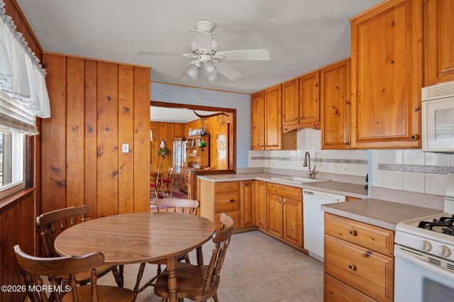 16 22nd Avenue, Seaside Park, NJ 08752