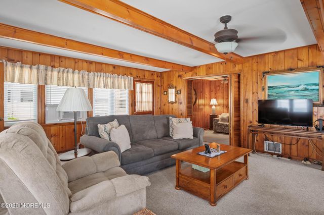 16 22nd Avenue, Seaside Park, NJ 08752