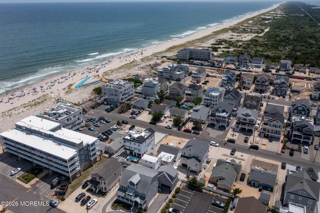 16 22nd Avenue, Seaside Park, NJ 08752