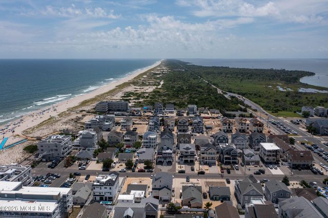 16 22nd Avenue, Seaside Park, NJ 08752