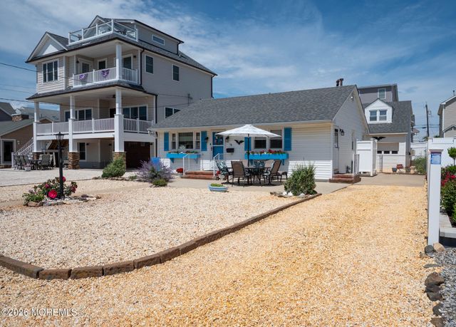 16 22nd Avenue, Seaside Park, NJ 08752