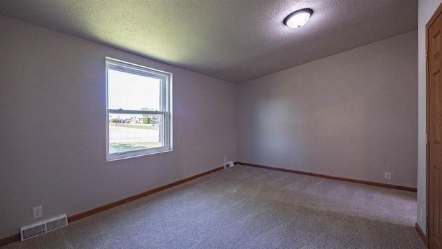 500 PHEASANT DRIVE, New London, WI 54961