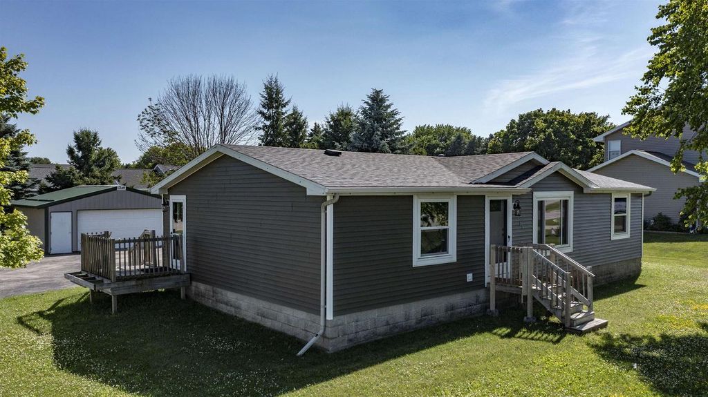 500 PHEASANT DRIVE, New London, WI 54961
