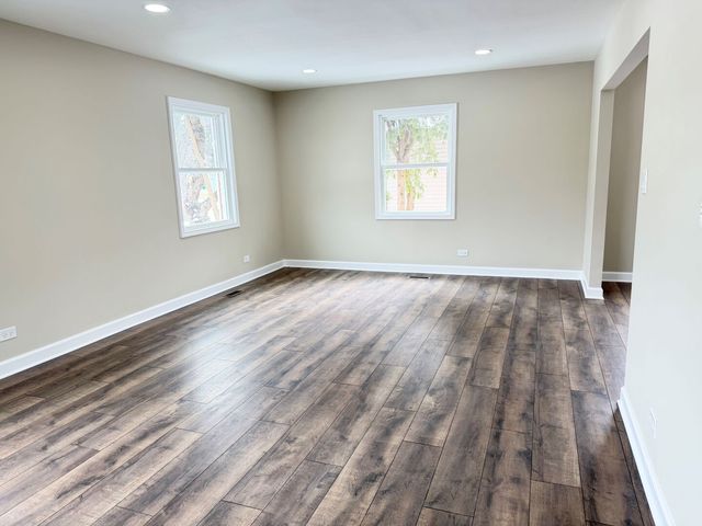 711 Woodhollow Lane, Buffalo Grove, IL 60089