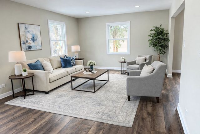 711 Woodhollow Lane, Buffalo Grove, IL 60089