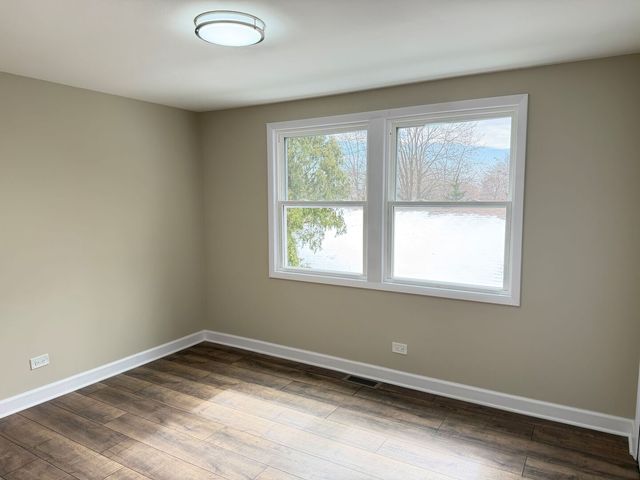 711 Woodhollow Lane, Buffalo Grove, IL 60089