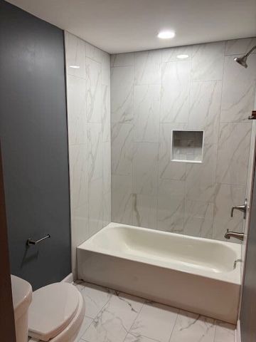 711 Woodhollow Lane, Buffalo Grove, IL 60089