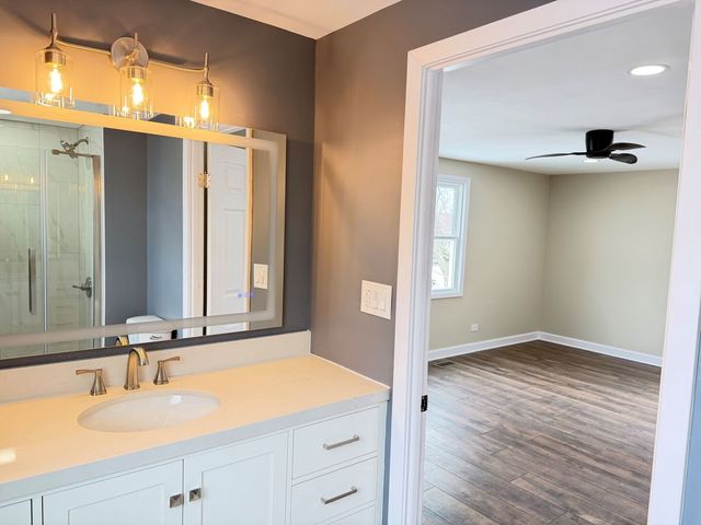 711 Woodhollow Lane, Buffalo Grove, IL 60089