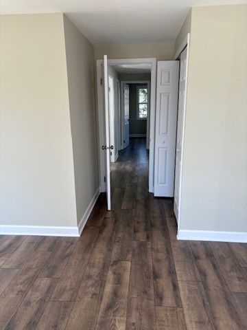 711 Woodhollow Lane, Buffalo Grove, IL 60089