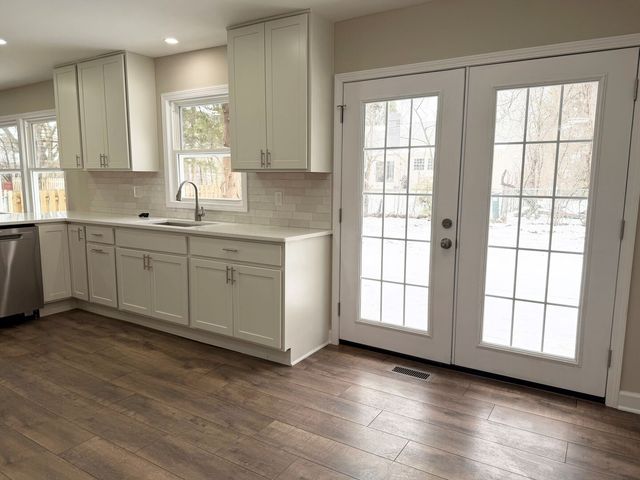 711 Woodhollow Lane, Buffalo Grove, IL 60089