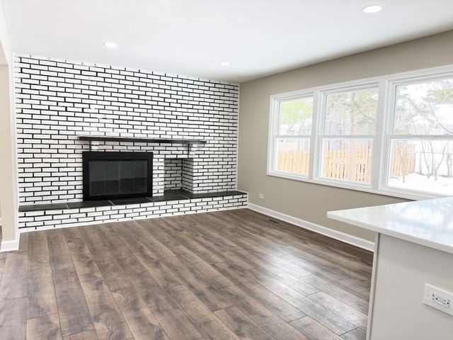 711 Woodhollow Lane, Buffalo Grove, IL 60089