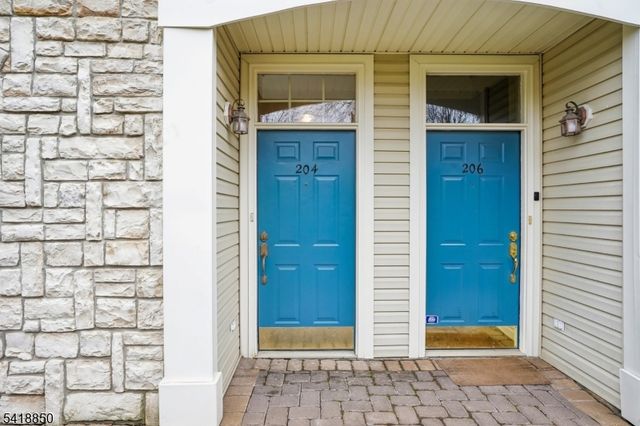 204 Edmonton Ct, Livingston Twp., NJ 07039